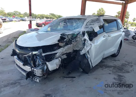 2024 Toyota Sienna Xle z USA, uszkodzony, nr VIN 5TDYRKEC9RS191094